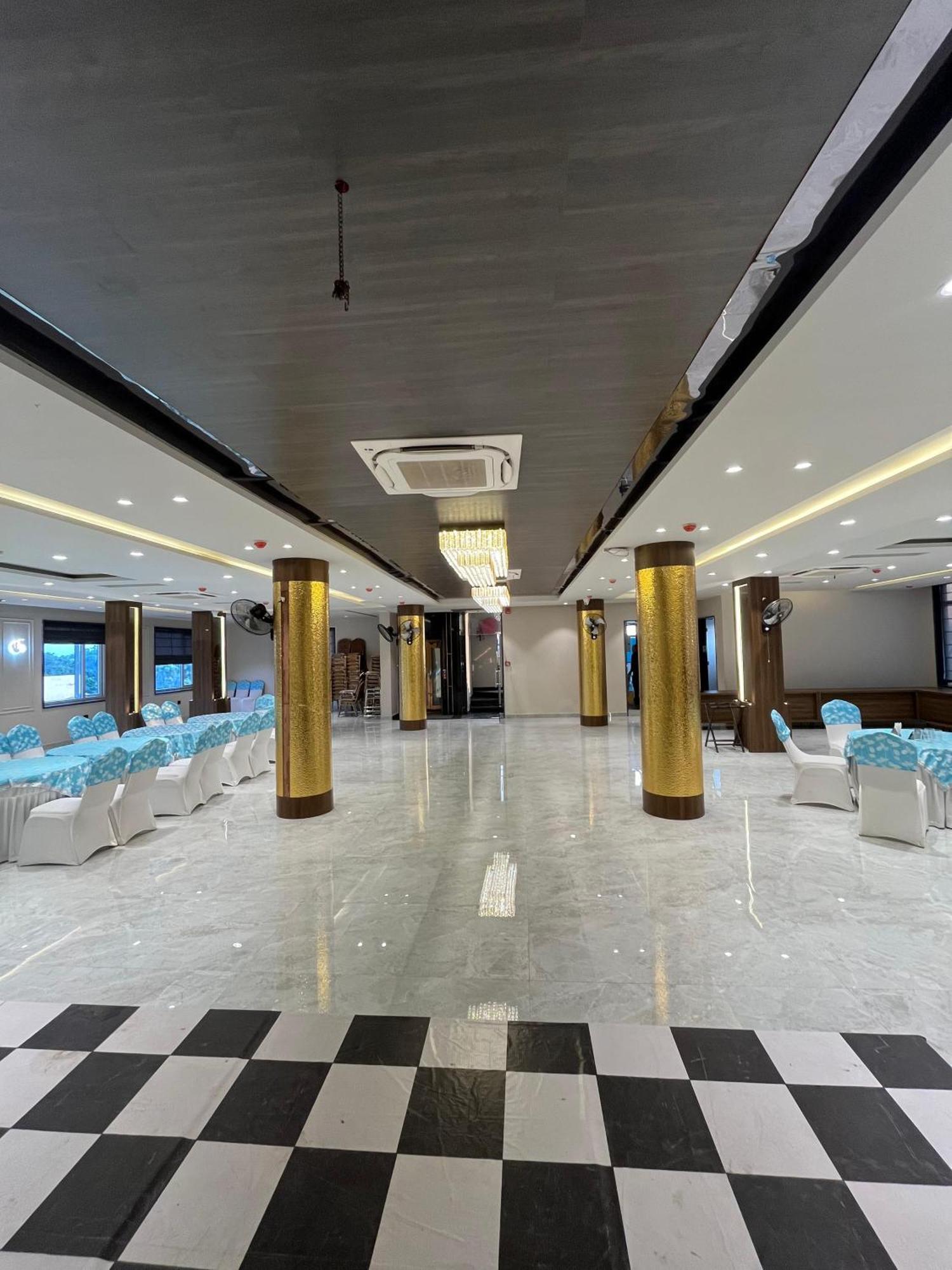 Hotel Golden Peacock Харидвар Экстерьер фото