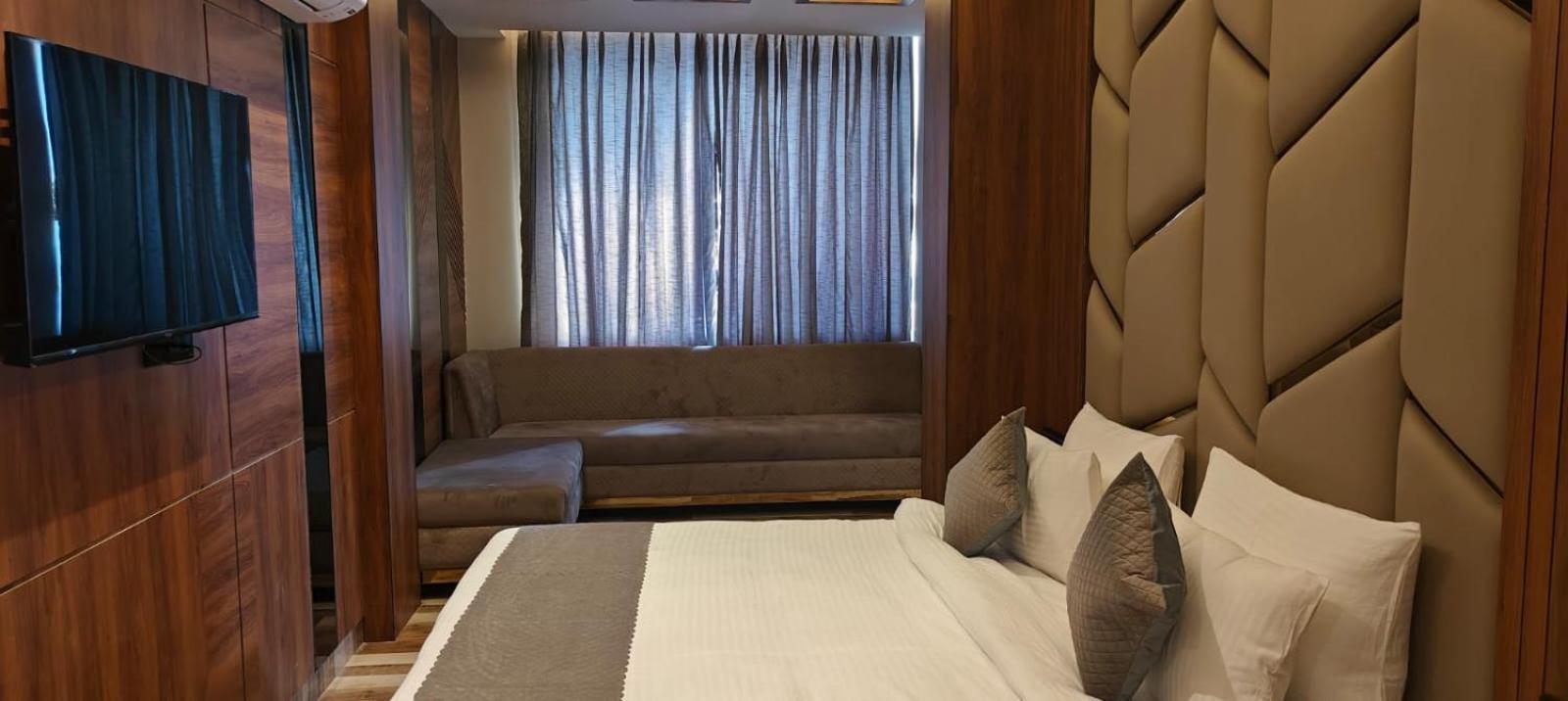 Hotel Golden Peacock Харидвар Экстерьер фото